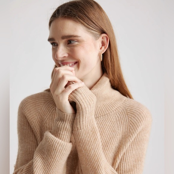 Quince Merino Wool / Baby Alpaca blend turtle neck in camel size: S - Picture 2 of 10